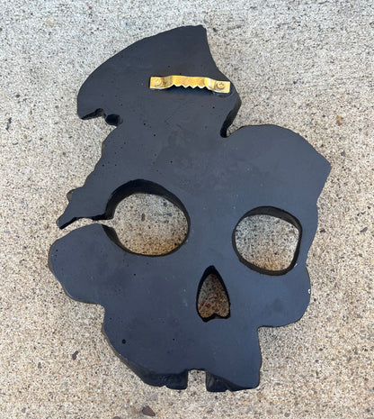 Black Skull Wall Hanger (Front)