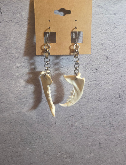Mink Jawbone Basic Chainmail Earrings