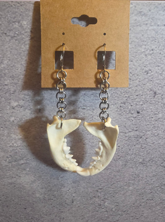 Mink Jawbone Basic Chainmail Earrings