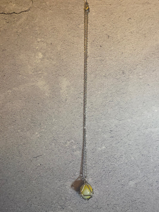 'Somebody's Favorite' Vintage Captive Marble Necklace (Yellow/White)