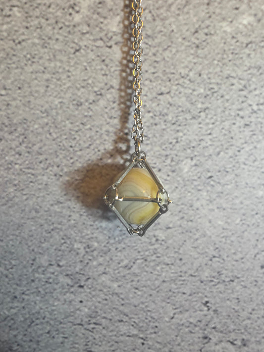 'Somebody's Favorite' Vintage Captive Marble Necklace (Marbled White/Yellow)